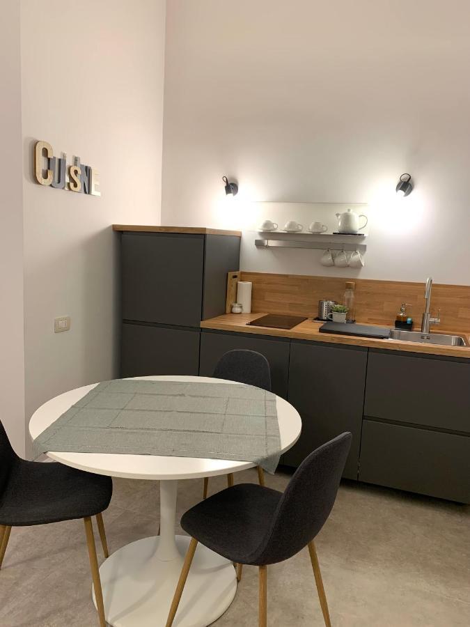 Apartment Rent Casa Almika Бари Экстерьер фото