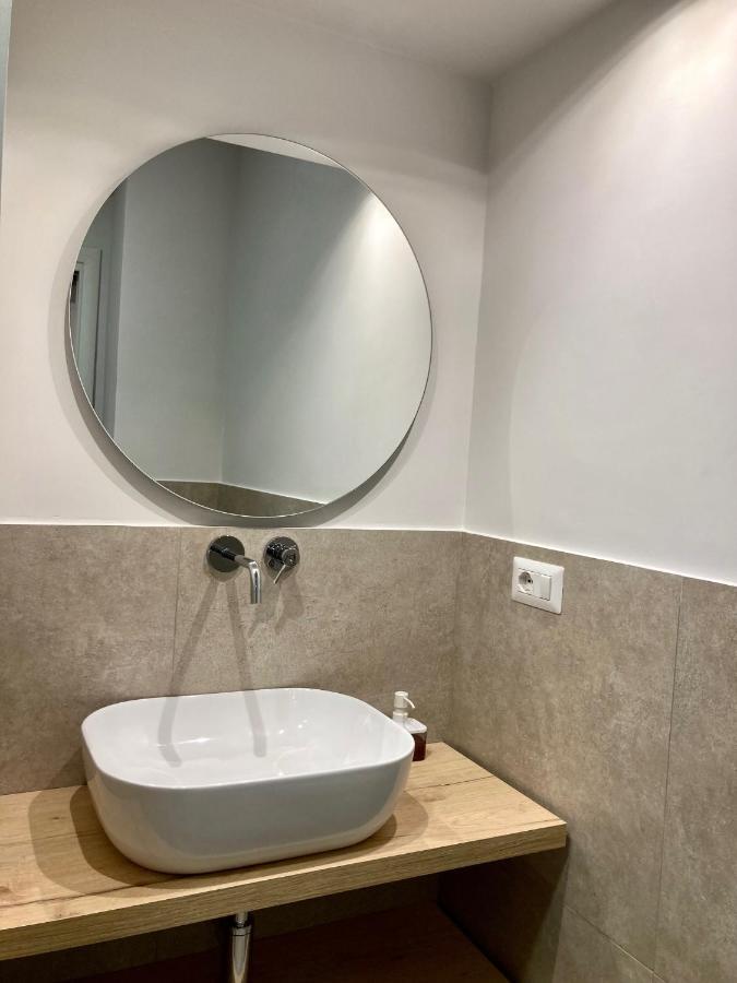 Apartment Rent Casa Almika Бари Экстерьер фото